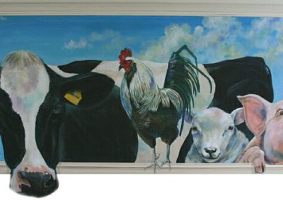 Een portret van een koe, haan, schaap en varken